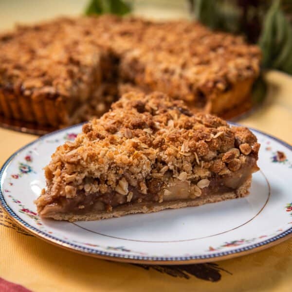 Apple Caramel Crumb Tart | brown butter tart dough, caramel apple filling, brown sugar oat crumble